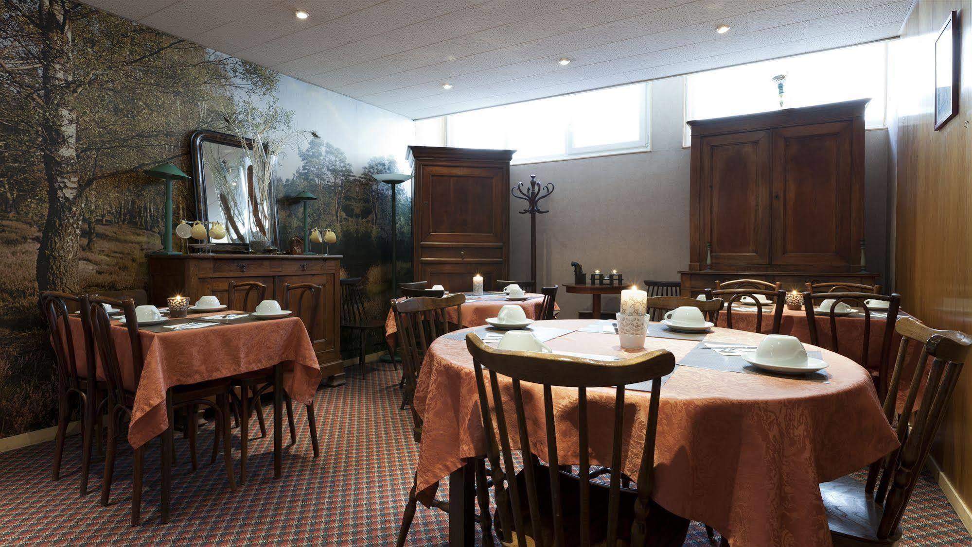 Hotel De Quebec 3*